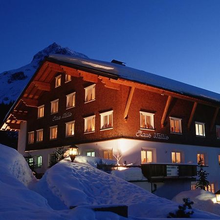 Haus Wallis Hotell Lech am Arlberg Rom bilde