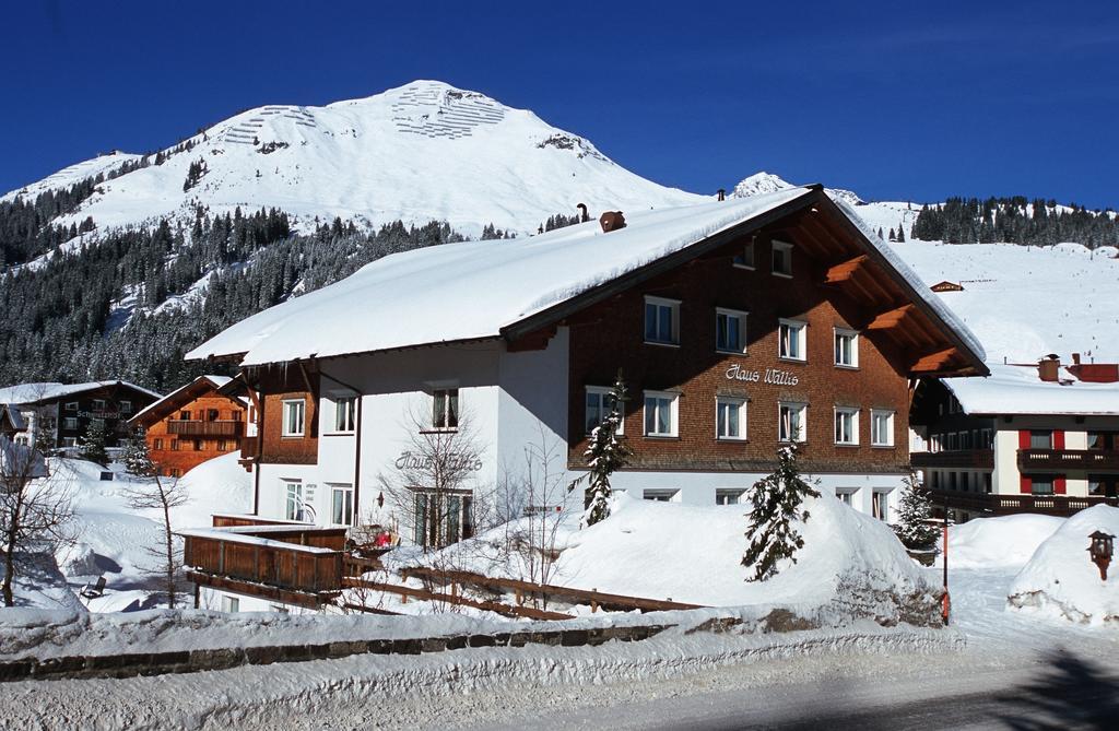 Haus Wallis Hotell Lech am Arlberg Rom bilde