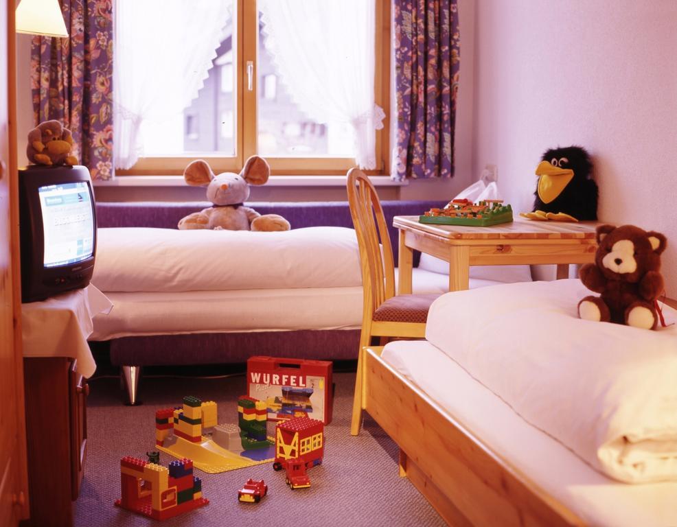 Haus Wallis Hotell Lech am Arlberg Eksteriør bilde