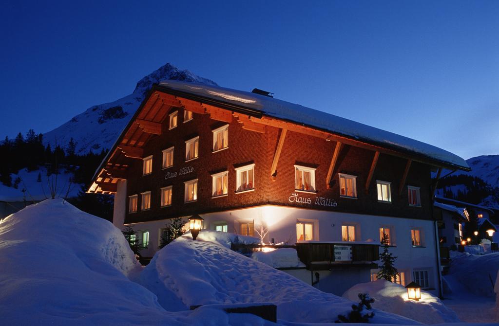 Haus Wallis Hotell Lech am Arlberg Rom bilde